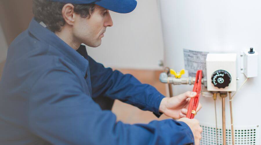 Local water heater installation in Peru, IL
